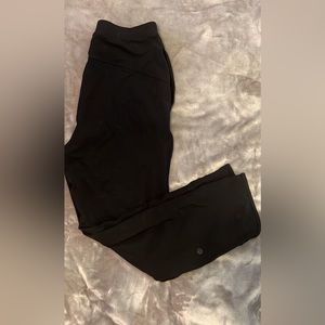 Lululemon size 6 capris leggings
